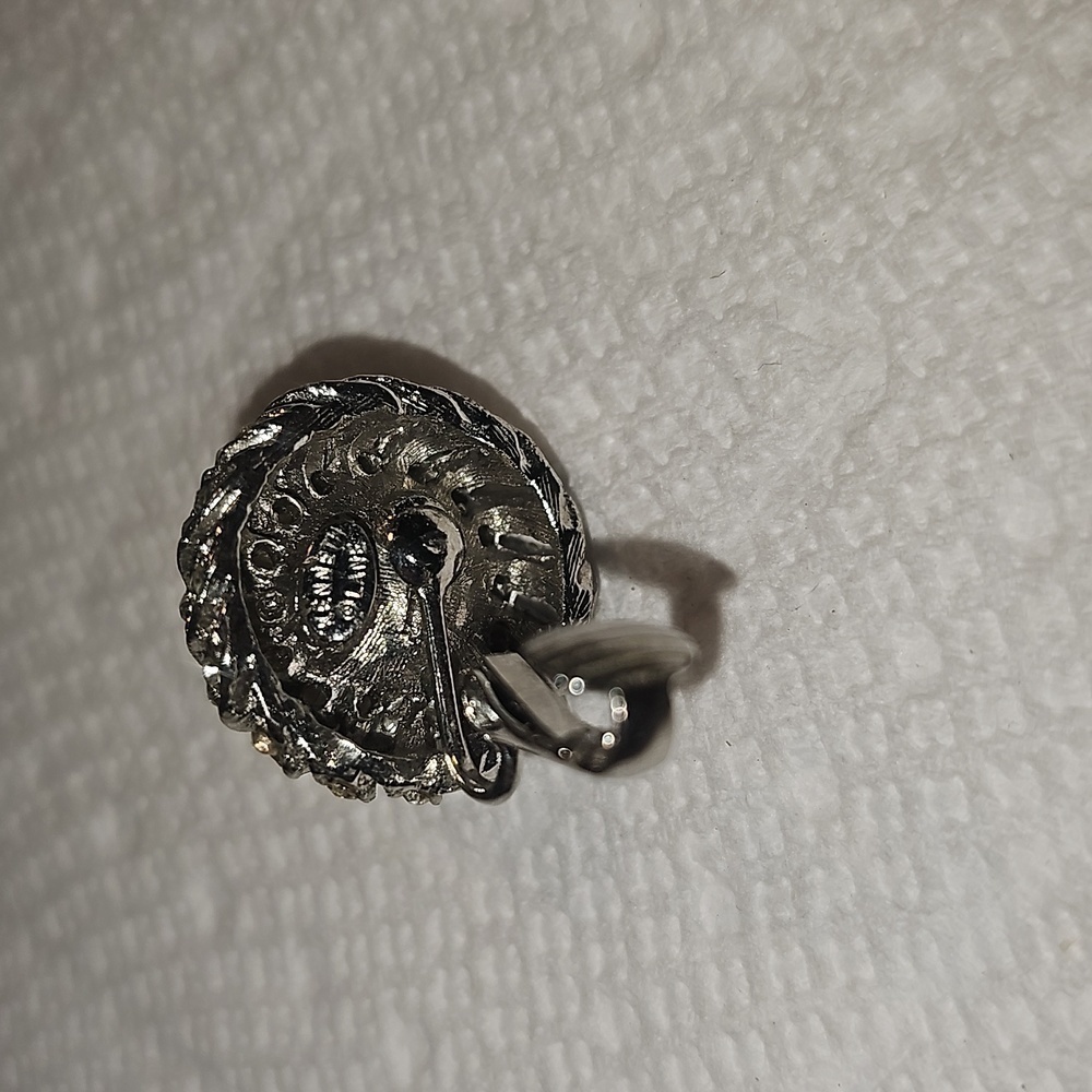 Kenneth J. Lane Vintage Clipon Earrings - image 4